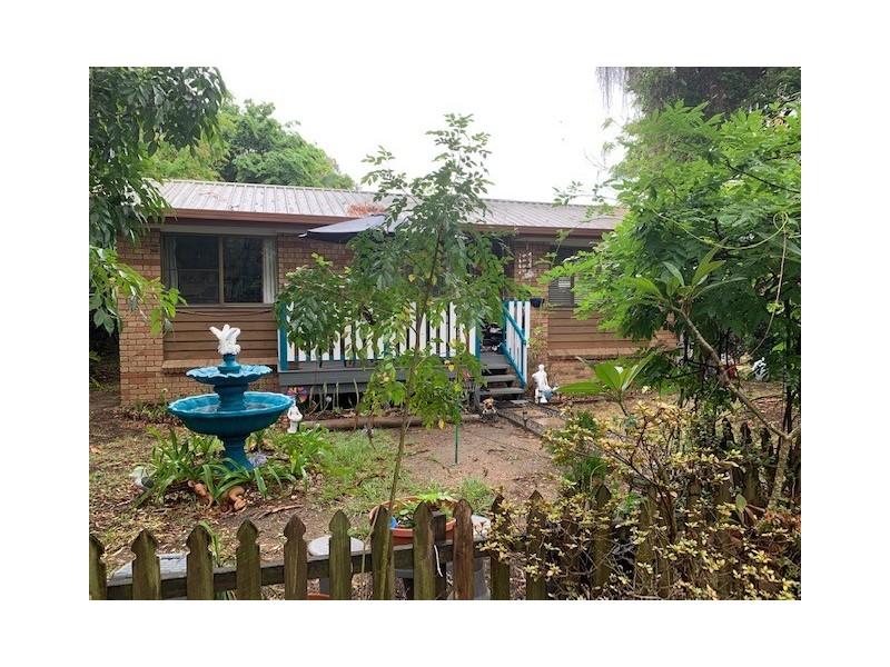 38 Carefree Street, Coochiemudlo Island QLD 4184