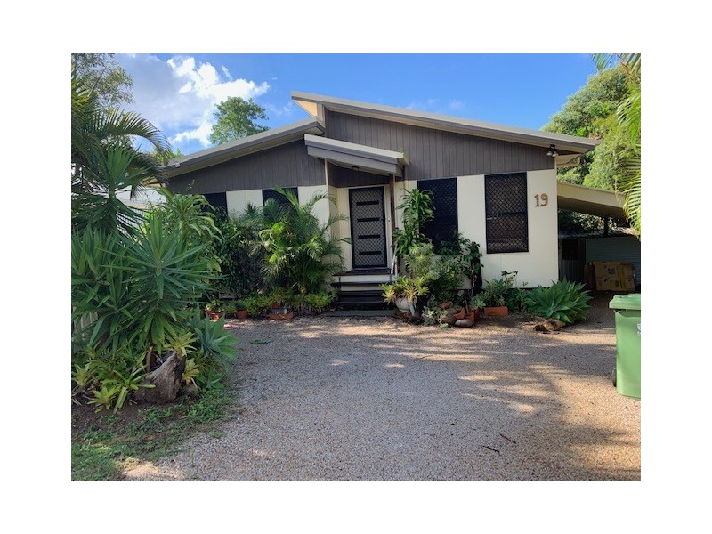 19 Merindah Street, Coochiemudlo Island QLD 4184