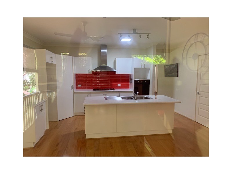 19 Merindah Street, Coochiemudlo Island QLD 4184