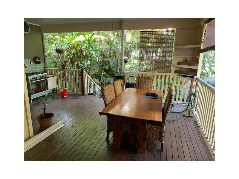 19 Merindah Street, Coochiemudlo Island QLD 4184