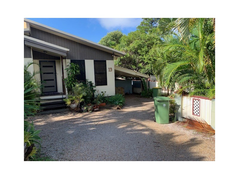 19 Merindah Street, Coochiemudlo Island QLD 4184