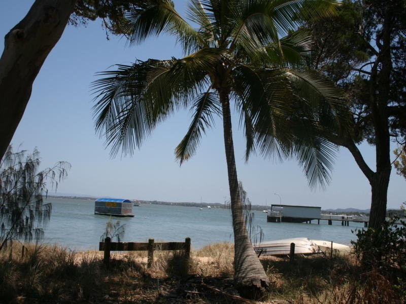 19 Merindah Street, Coochiemudlo Island QLD 4184