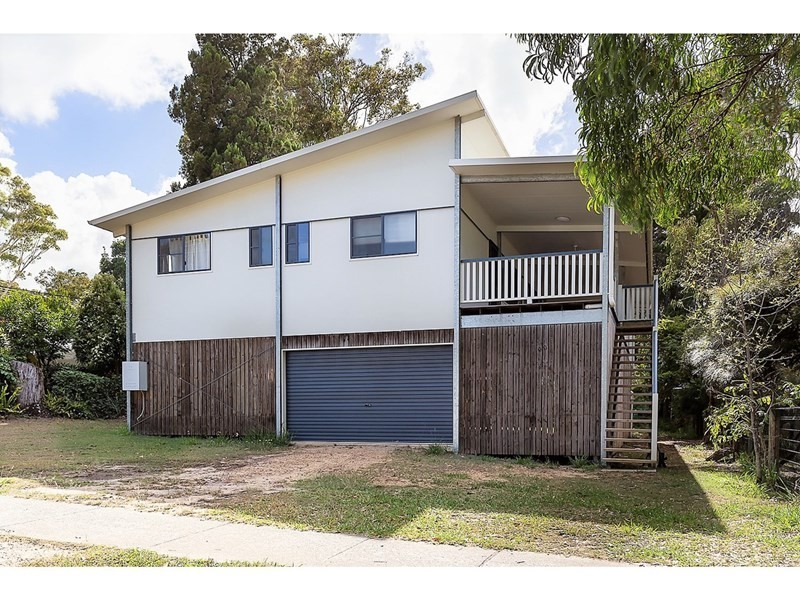 19 Elizabeth Street, Coochiemudlo Island QLD 4184