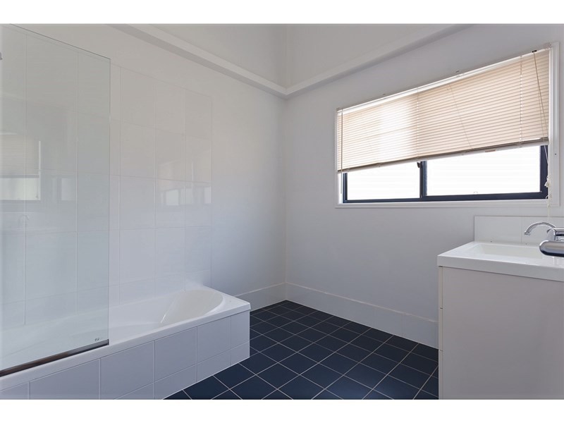 19 Elizabeth Street, Coochiemudlo Island QLD 4184