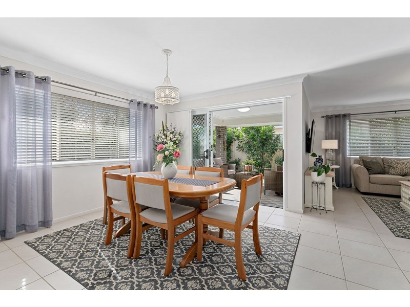 32 Amalia Street, Birkdale QLD 4159