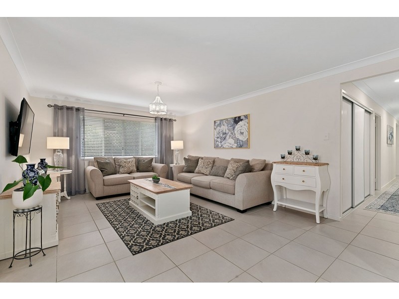 32 Amalia Street, Birkdale QLD 4159