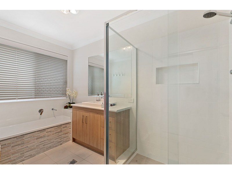 32 Amalia Street, Birkdale QLD 4159