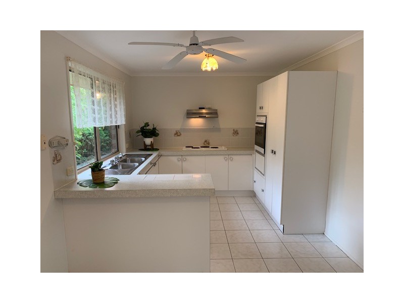 27 Carefree Street, Coochiemudlo Island QLD 4184