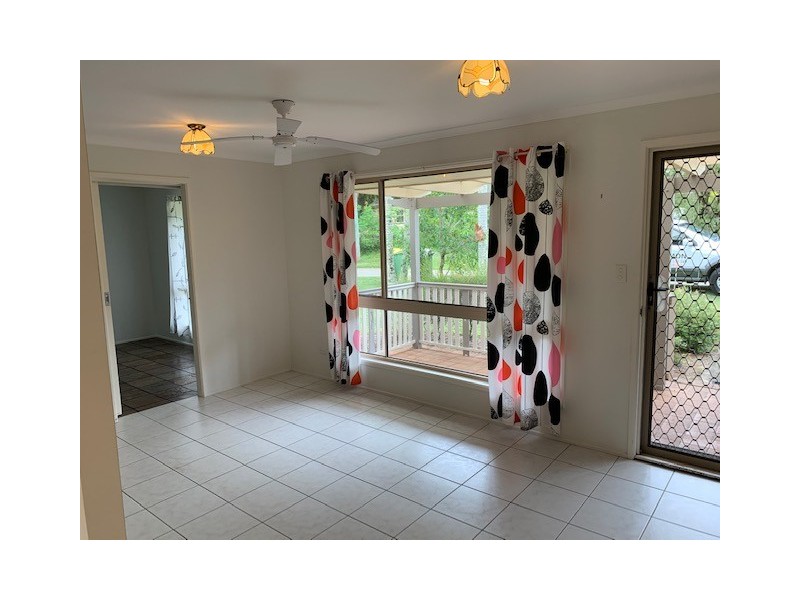 27 Carefree Street, Coochiemudlo Island QLD 4184