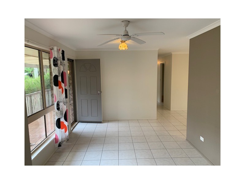 27 Carefree Street, Coochiemudlo Island QLD 4184