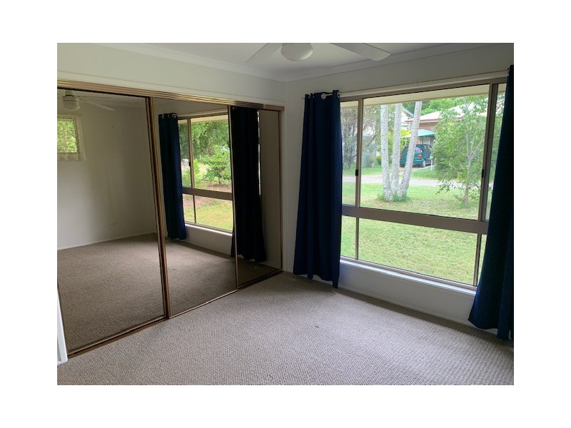 27 Carefree Street, Coochiemudlo Island QLD 4184