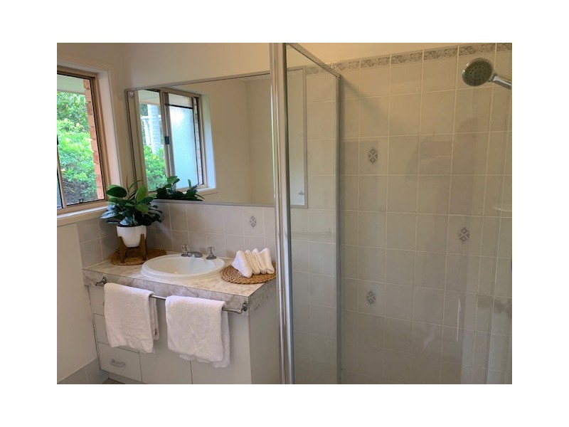 27 Carefree Street, Coochiemudlo Island QLD 4184