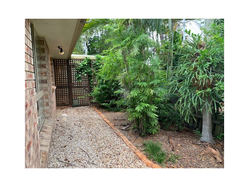 27 Carefree Street, Coochiemudlo Island QLD 4184