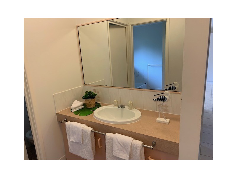 27 Carefree Street, Coochiemudlo Island QLD 4184