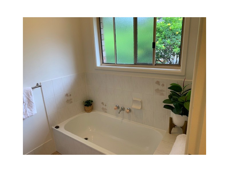 27 Carefree Street, Coochiemudlo Island QLD 4184