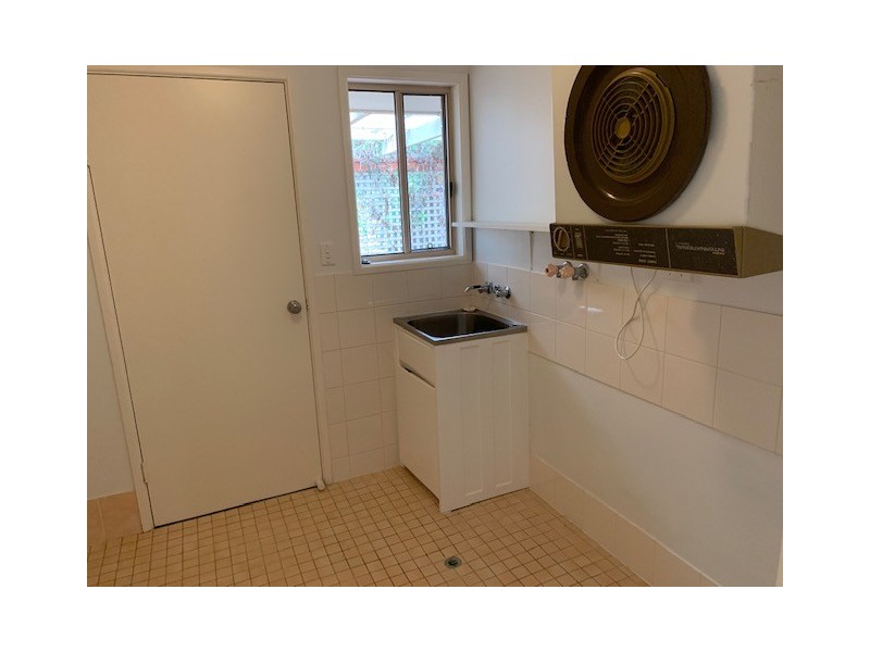 27 Carefree Street, Coochiemudlo Island QLD 4184