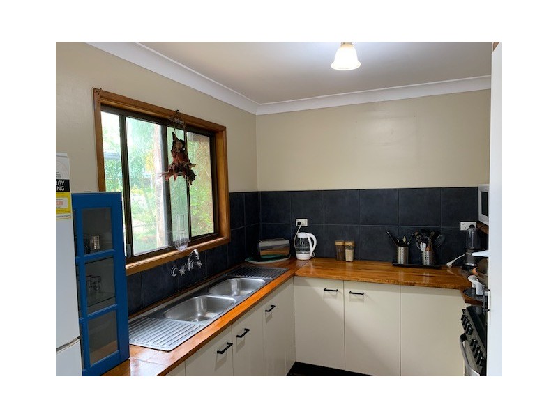 15 Mareela Street, Coochiemudlo Island QLD 4184