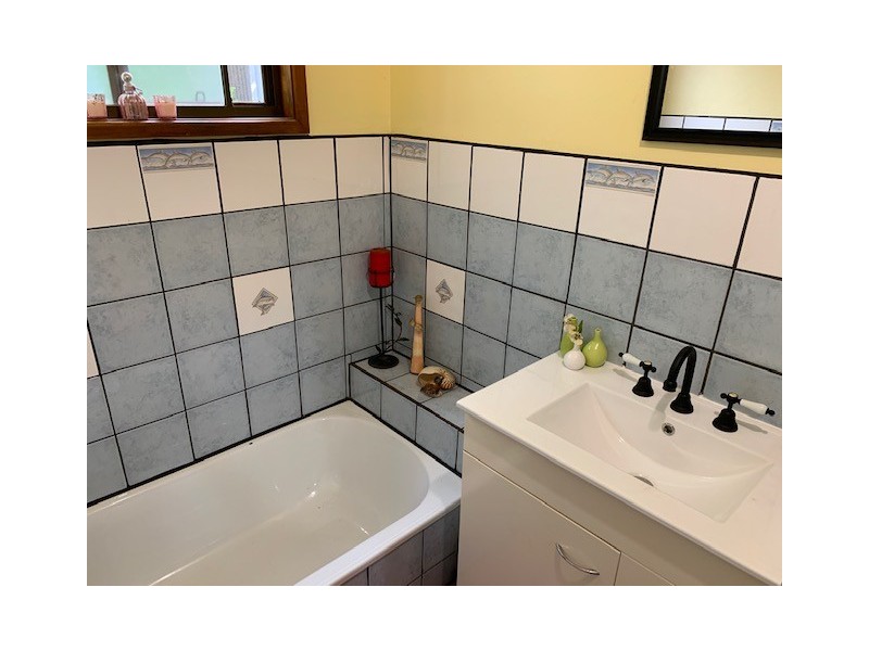 15 Mareela Street, Coochiemudlo Island QLD 4184