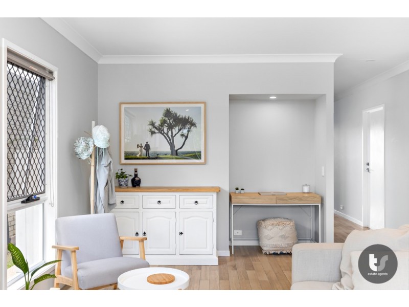 15 Simon Street, Victoria Point QLD 4165