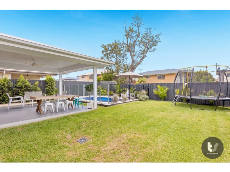 15 Simon Street, Victoria Point QLD 4165