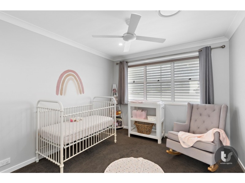 15 Simon Street, Victoria Point QLD 4165