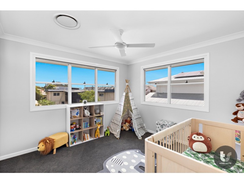 15 Simon Street, Victoria Point QLD 4165