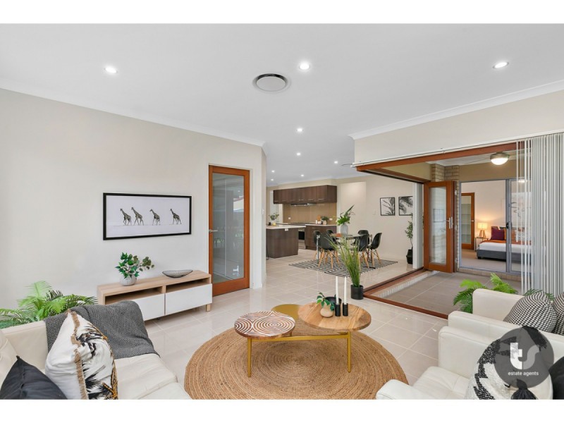 76 School Road, Victoria Point QLD 4165