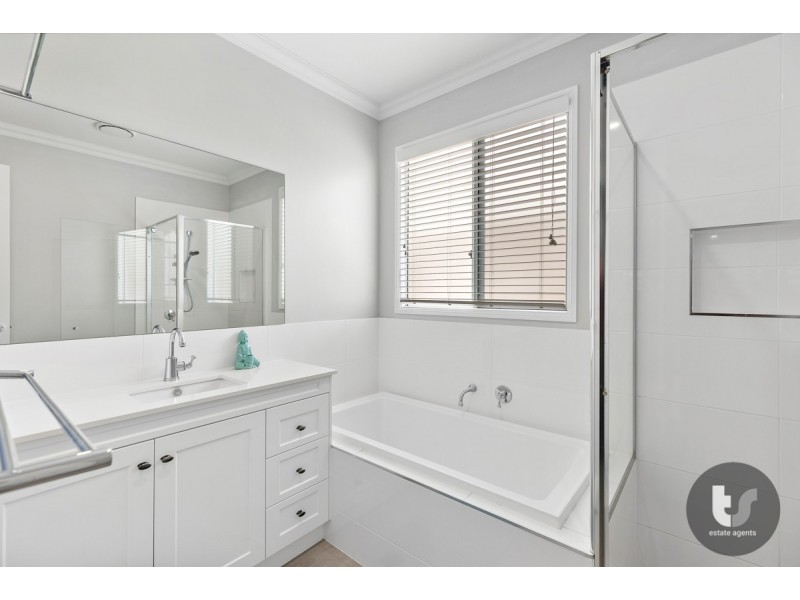 9a Albert Street, Ormiston QLD 4160