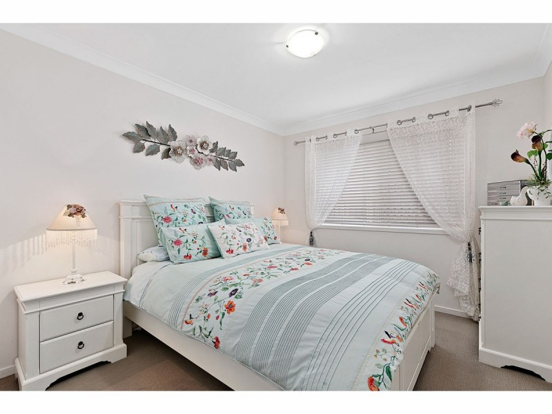 32 Amalia Street, Birkdale QLD 4159