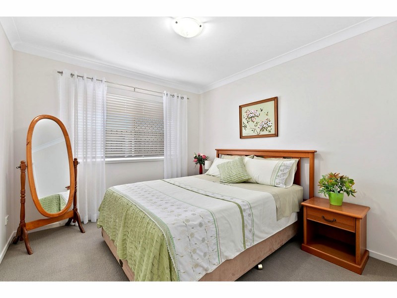 32 Amalia Street, Birkdale QLD 4159