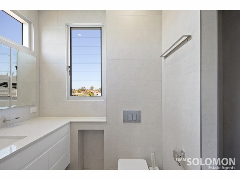 27 Sternlight Court, Raby Bay QLD 4163