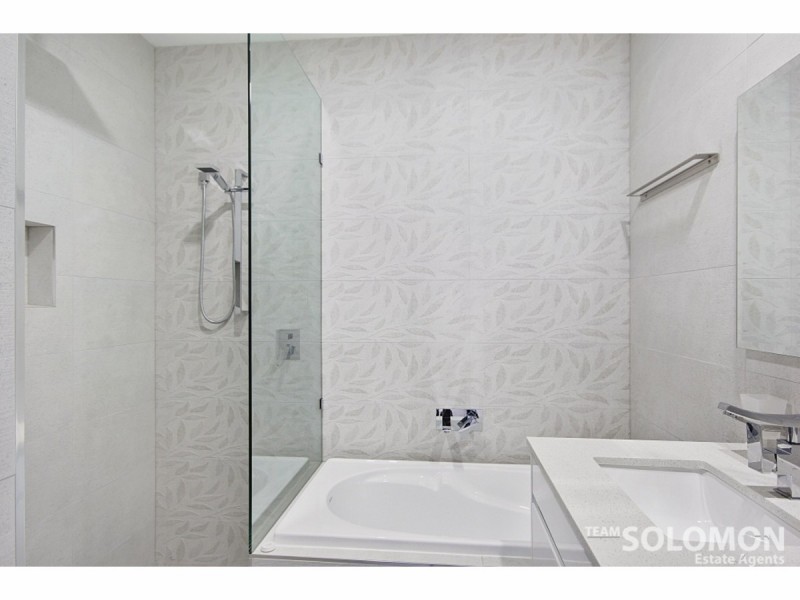 27 Sternlight Court, Raby Bay QLD 4163