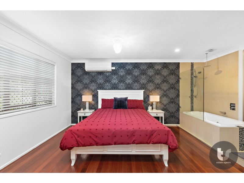 9 Waterford Crescent, Ormiston QLD 4160