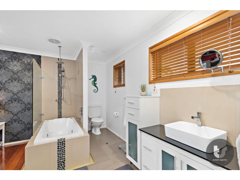 9 Waterford Crescent, Ormiston QLD 4160