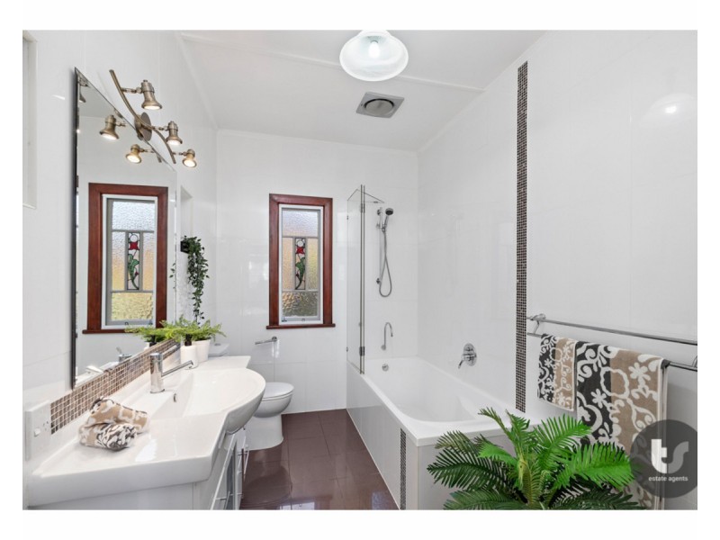 93 McFadden Street, Wynnum QLD 4178