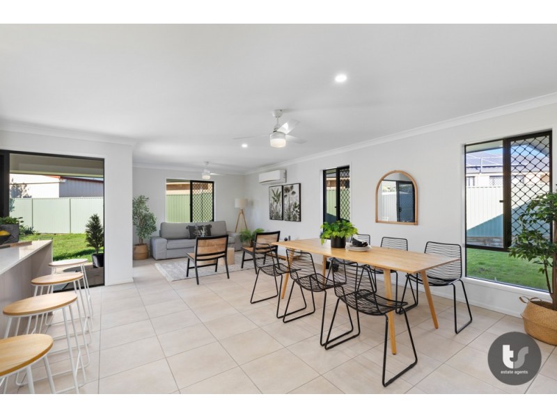 2/255 Colburn Avenue, Victoria Point QLD 4165