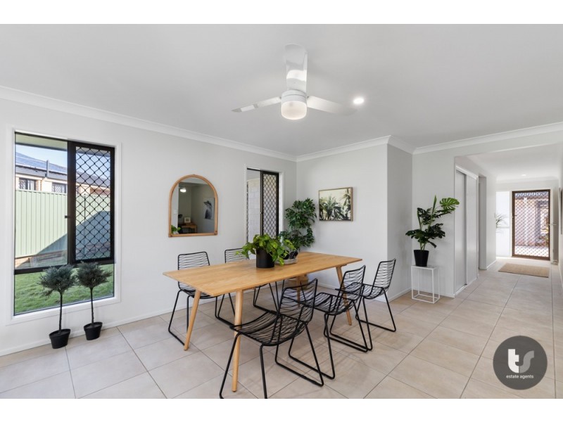 2/255 Colburn Avenue, Victoria Point QLD 4165