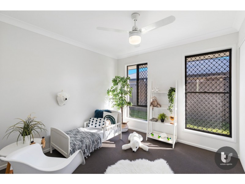2/255 Colburn Avenue, Victoria Point QLD 4165