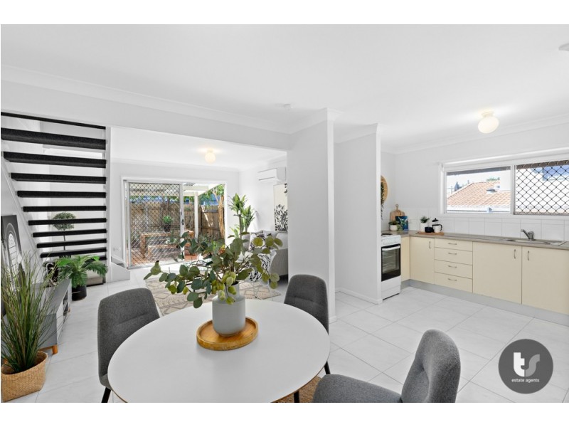 2/221 Middle Street, Cleveland QLD 4163