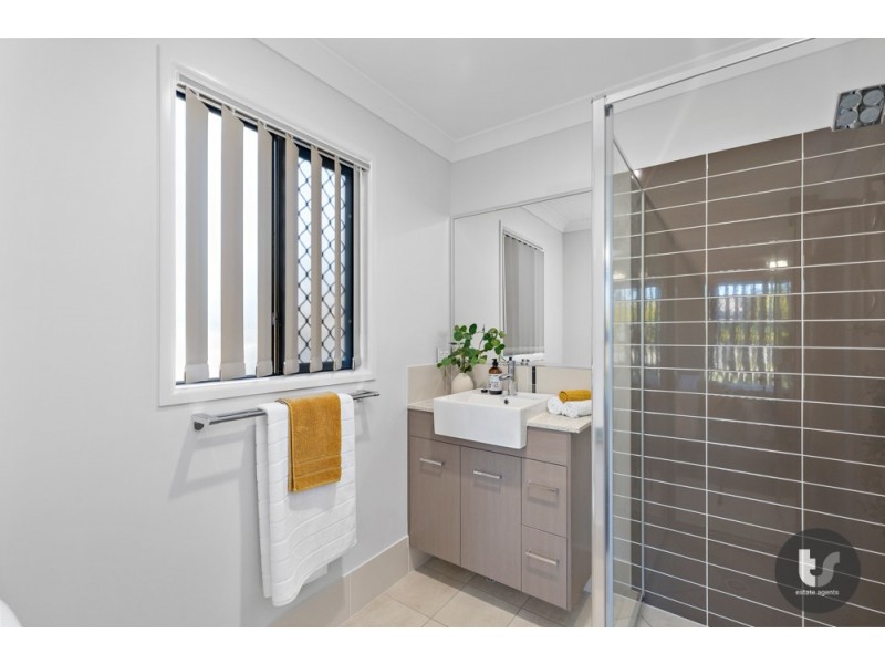 1/297 Colburn Avenue, Victoria Point QLD 4165