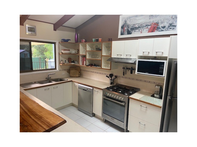 3-5 Eprapah Street, Coochiemudlo Island QLD 4184