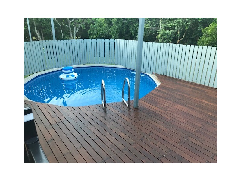 3-5 Eprapah Street, Coochiemudlo Island QLD 4184