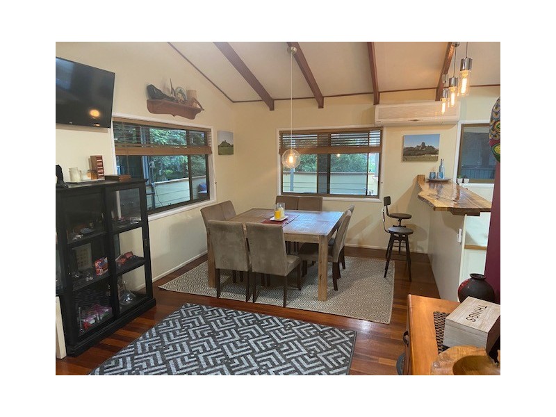 3-5 Eprapah Street, Coochiemudlo Island QLD 4184