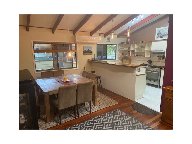 3-5 Eprapah Street, Coochiemudlo Island QLD 4184