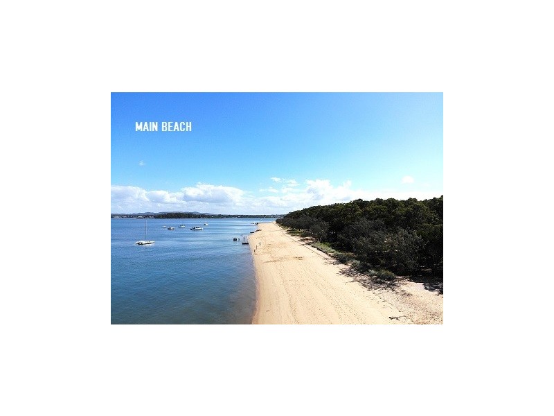 38 Carefree Street, Coochiemudlo Island QLD 4184