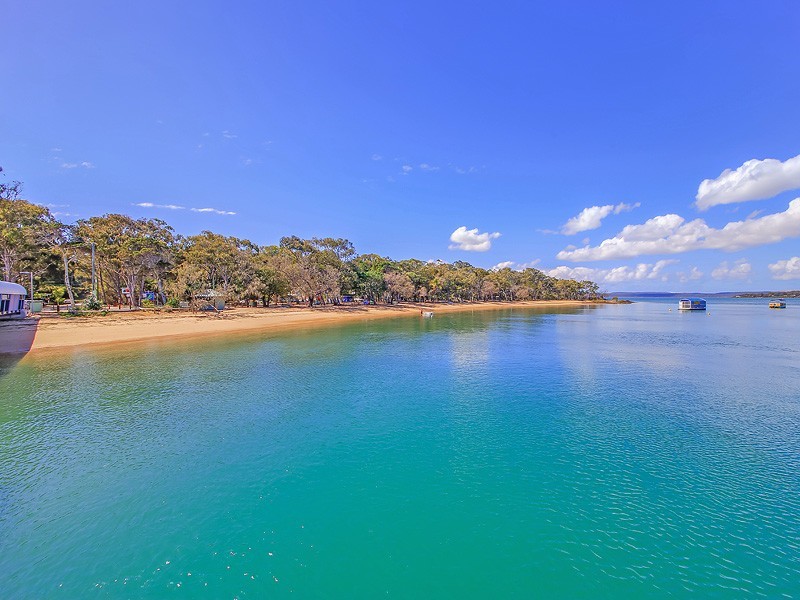 38 Carefree Street, Coochiemudlo Island QLD 4184