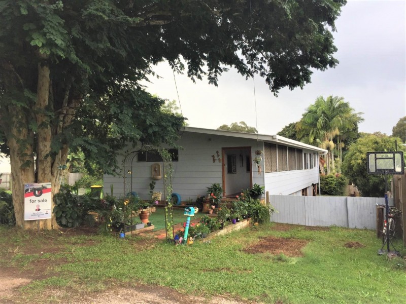 6 Dawn Street, Coochiemudlo Island QLD 4184