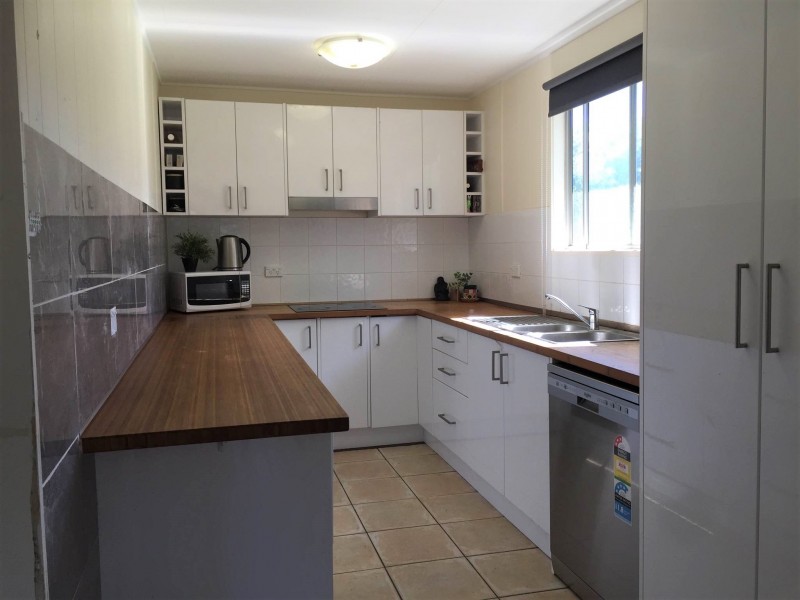 6 Dawn Street, Coochiemudlo Island QLD 4184