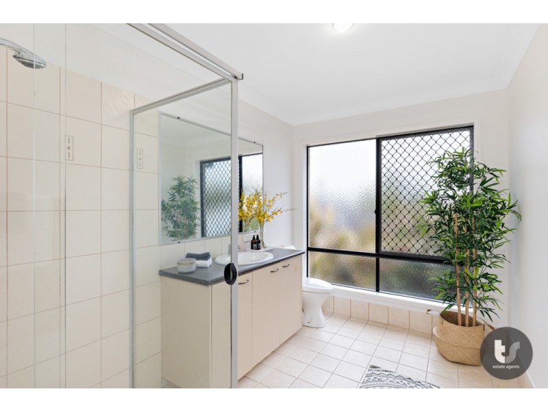 19a Baythorn Drive, Thornlands QLD 4164