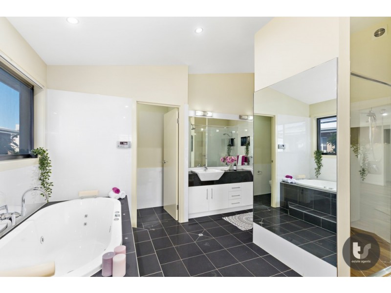 5 Baycrest Place, Thornlands QLD 4164